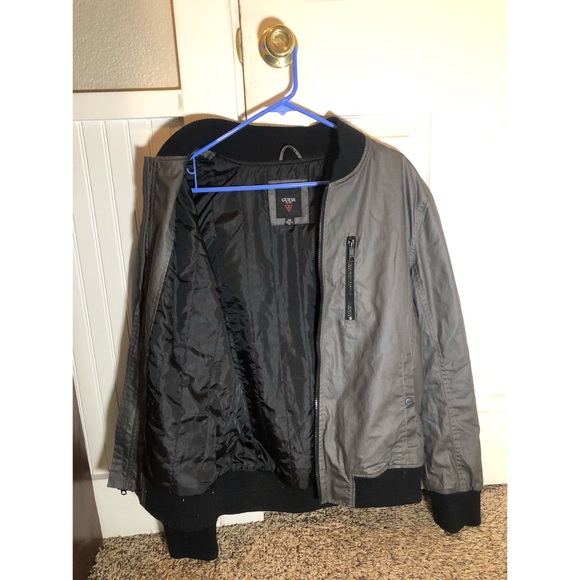 Men’s “Guess” bomber jacket. Size medium. - Picture 3 of 4